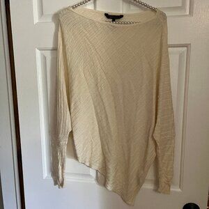 BCBGMaxAzria Ladies Cream Boatneck Asymmetrical Hem Thin Knit Sweater Size M